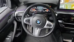 2023 BMW 5-Series 520i M Sport — фото 13