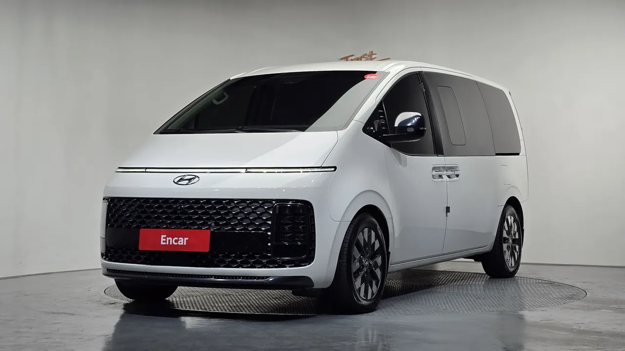 2023 Hyundai Staria 4WD Lounge 9-Seater