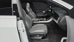 2022 Audi Q8 50 TDI Quattro Premium — фото 11
