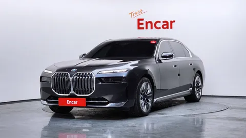 2023 BMW 7-Series 740i sDrive Design Pure Excellence