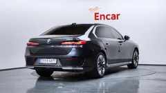 2023 BMW 7-Series 740i sDrive Design Pure Excellence, серый — фото 2