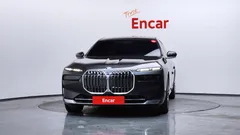 2023 BMW 7-Series 740i sDrive Design Pure Excellence, серый — фото 3