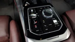 2023 BMW 7-Series 740i sDrive Design Pure Excellence, серый — фото 9