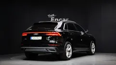 2022 Audi Q8 45 TDI Quattro Premium — фото 2