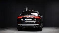 2022 Audi Q8 45 TDI Quattro Premium — фото 4