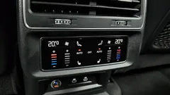 2022 Audi Q8 45 TDI Quattro Premium — фото 19