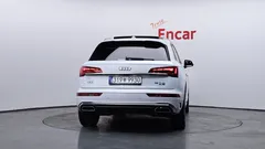 2021 Audi Q5 45 TFSI Quattro Premium, белый — фото 4