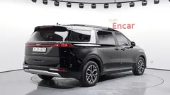 2023 Kia Carnival Diesel 9-Seater Prestige — фото 2