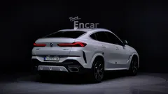 2023 BMW X6 xDrive40i M Sport, белый — фото 2