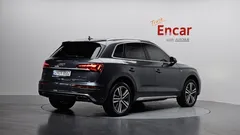 2022 Audi Q5 45 TFSI Quattro Premium — фото 2