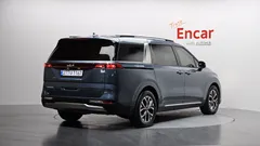 2022 Kia Carnival Diesel 9-Seater Noblesse — фото 2