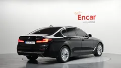 2023 BMW 5-Series 520i Luxury — фото 2