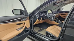 2023 BMW 5-Series 520i Luxury — фото 10