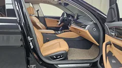 2023 BMW 5-Series 520i Luxury — фото 11