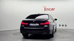 2022 BMW 5-Series 520i M Sport — фото 4