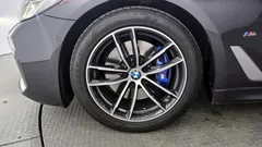 2022 BMW 5-Series 520i M Sport — фото 5