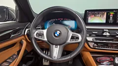 2022 BMW 5-Series 520i M Sport — фото 14