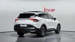 2022 Kia Sportage Signature Gravity 2WD, белый — фото 2