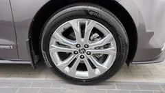 2021 Toyota Sienna 2.5 Hybrid 2WD, серый — фото 5
