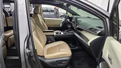 2021 Toyota Sienna 2.5 Hybrid 2WD, серый — фото 15