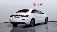 2021 Mercedes-Benz A-Class A200d Sedan, белый — фото 2