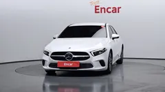 2021 Mercedes-Benz A-Class A200d Sedan, белый — фото 3