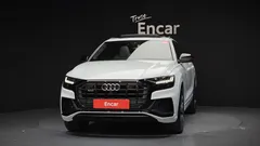 2022 Audi Q8 55 TFSI Quattro Premium — фото 3