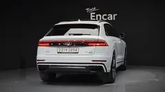 2022 Audi Q8 55 TFSI Quattro Premium — фото 4