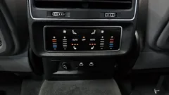 2022 Audi Q8 55 TFSI Quattro Premium — фото 17