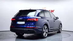 2022 Audi Q7 55 TFSI Quattro Premium — фото 2