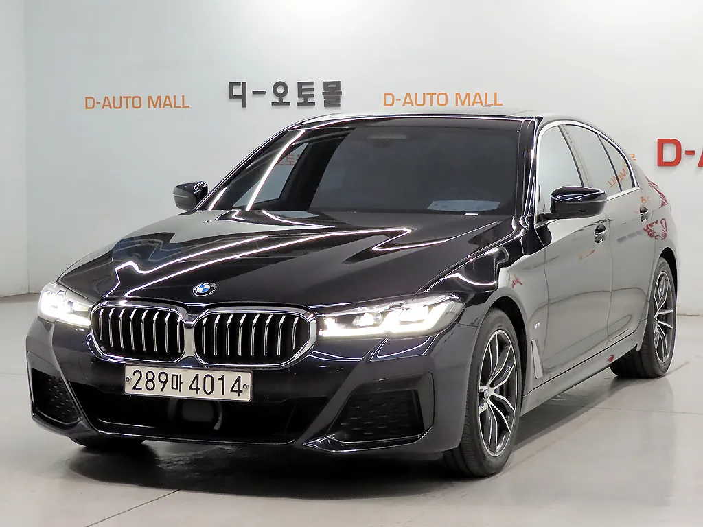 2022 BMW 5-Series 523d M Sport