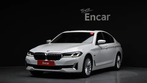 2022 BMW 5-Series 530e Luxury