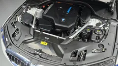 2022 BMW 5-Series 530e Luxury, белый — фото 6