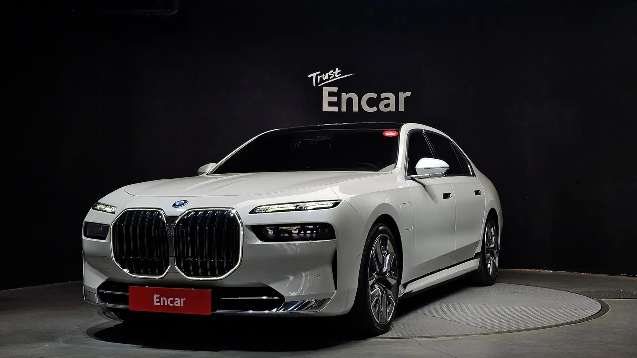 2023 BMW 7-Series 750e xDrive Design Pure Excellence