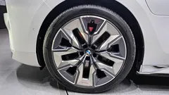 2023 BMW 7-Series 750e xDrive Design Pure Excellence — фото 5