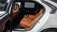 2023 BMW 7-Series 750e xDrive Design Pure Excellence — фото 12
