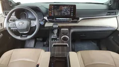 2023 Toyota Sienna 2.5 Hybrid AWD, белый — фото 7
