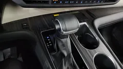 2023 Toyota Sienna 2.5 Hybrid AWD, белый — фото 9