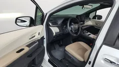 2023 Toyota Sienna 2.5 Hybrid AWD, белый — фото 10