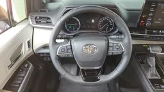 2023 Toyota Sienna 2.5 Hybrid AWD, белый — фото 13