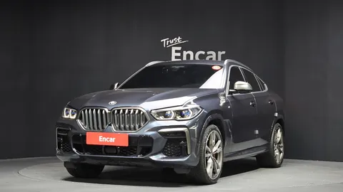 2022 BMW X6 M50i