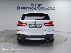 2022 BMW X1 xDrive 20i M Sport — фото 4