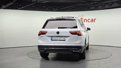 2022 Volkswagen Tiguan 2.0 TSI Prestige — фото 4