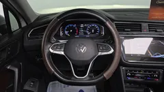 2022 Volkswagen Tiguan 2.0 TSI Prestige — фото 13