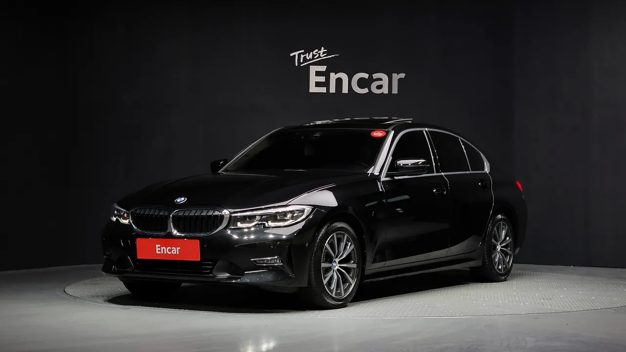 2022 BMW 3-Series 320i