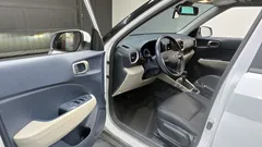 2022 Hyundai Venue 1.6 Modern Plus, белый — фото 11