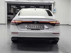 2023 Honda Accord 2.0 Hybrid Touring, белый — фото 3