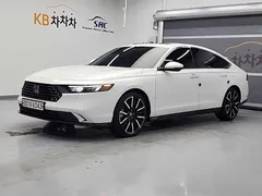 2023 Honda Accord 2.0 Hybrid Touring, белый — фото 13