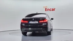 2023 BMW 5-Series 520i Luxury — фото 4