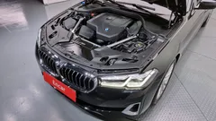2023 BMW 5-Series 520i Luxury — фото 6